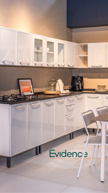 A kitchen built to last is also a kitchen built to immortalize moments. Made of 100% steel, with the robustness and resistance that span generations, the Evidence line is present in the moments that truly matter. 🧡💻 www.lojabertolini.com.br#BertoliniMóveis #LinhaEvidence #CozinhaDosSonhos